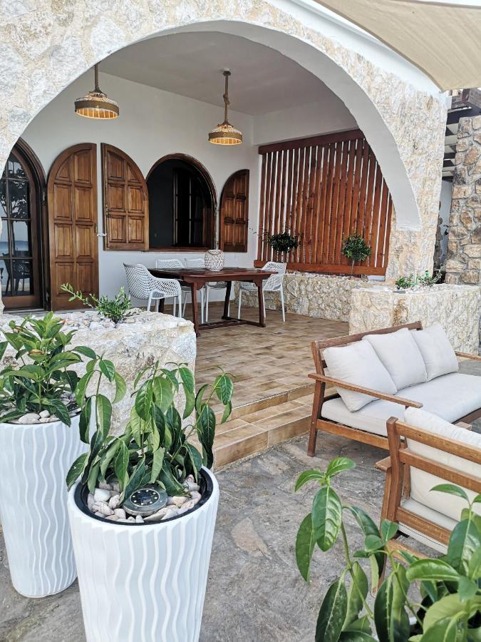 Relax Seaside House By Living In Blue Villa ฮารากิ ภายนอก รูปภาพ